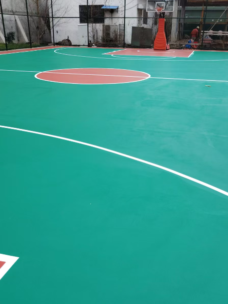 郴州 球场长期使用易出现地面开裂